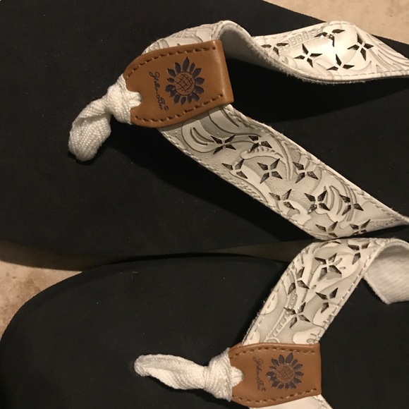 Yellow Box flip flops - Picture 4 of 7